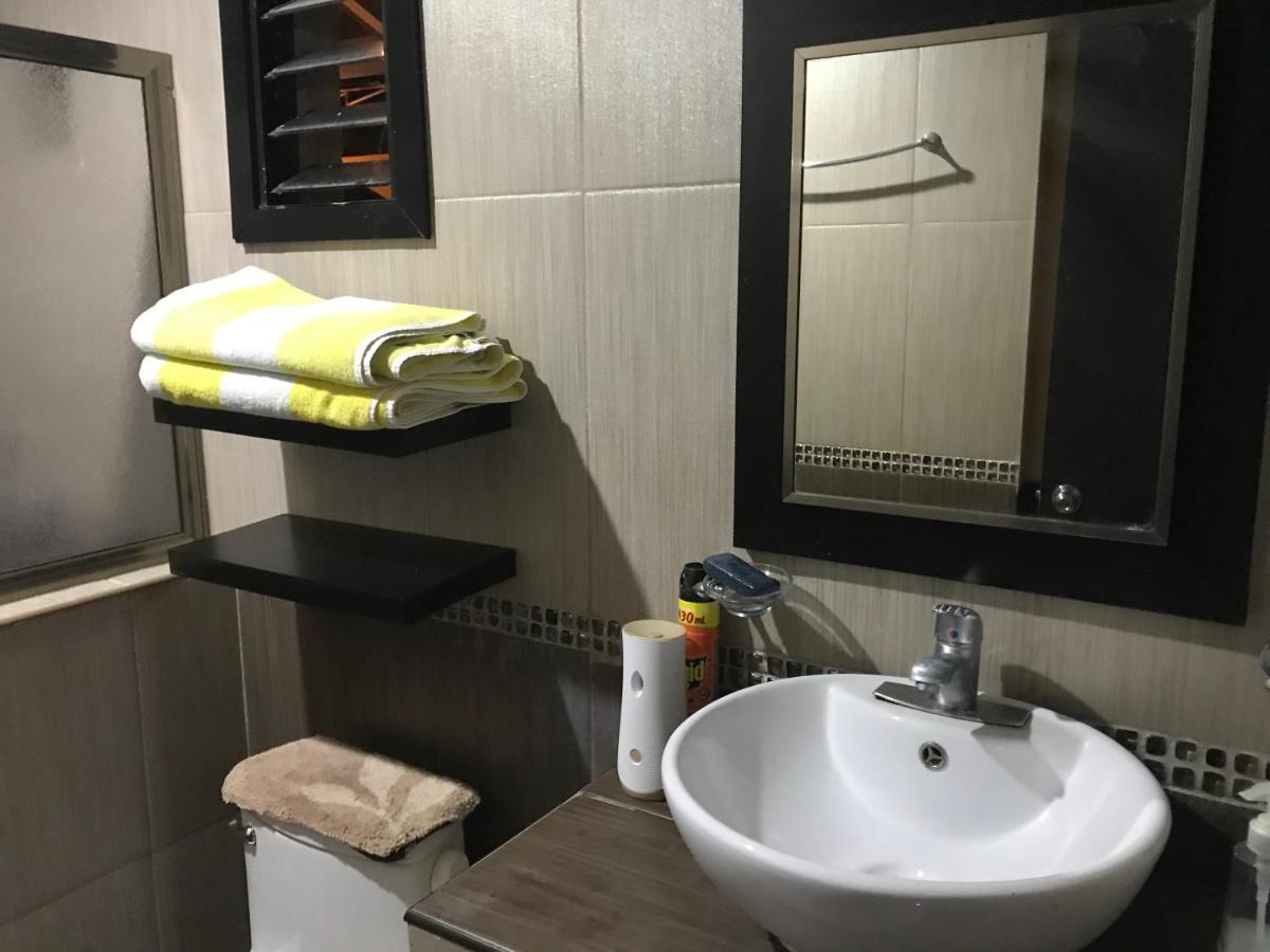 Casa Lili 2: Luxurious/Amplio/Hot Water/Economic/Wifi/Tv Apartment Валядолид Екстериор снимка