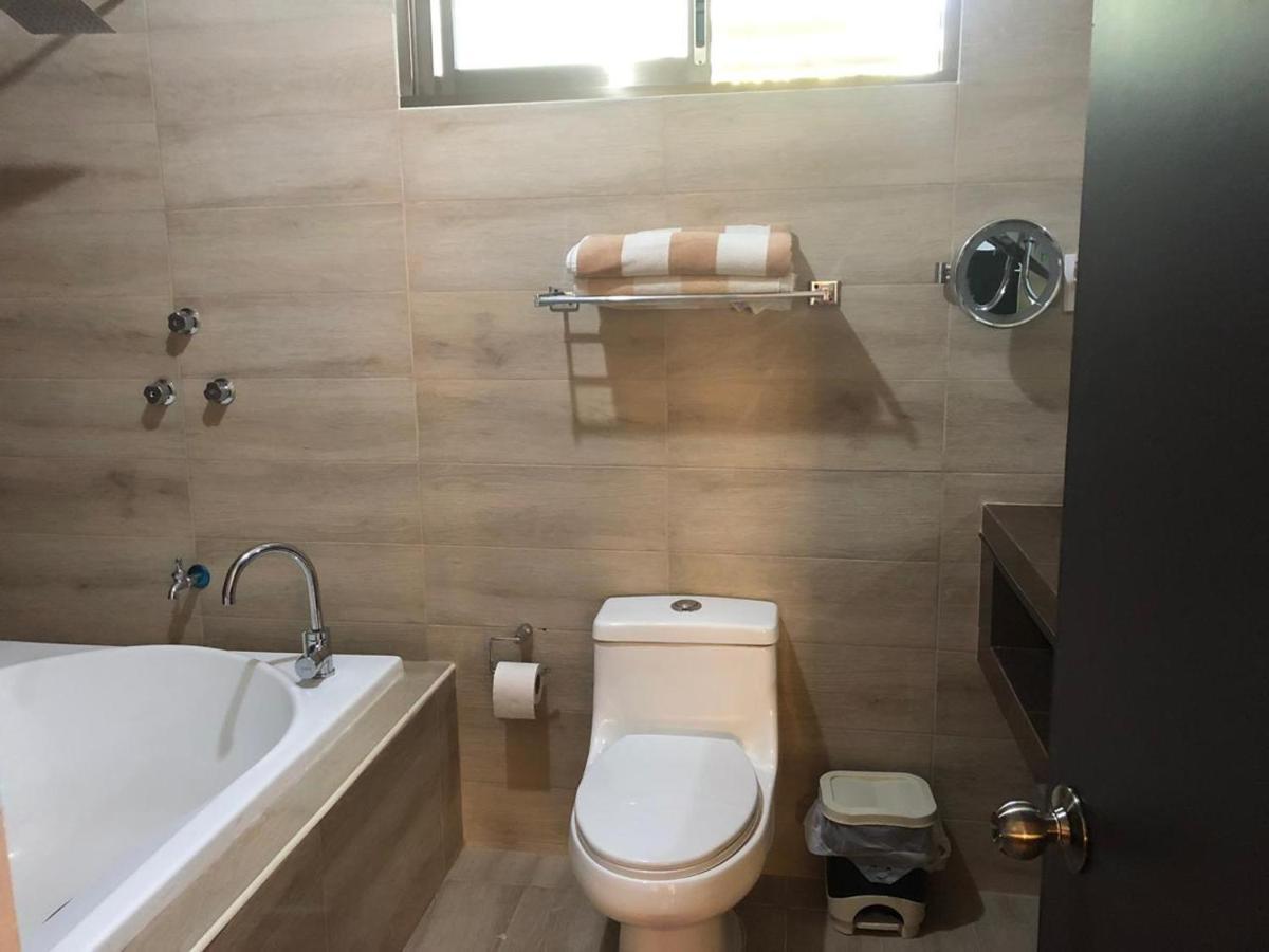 Casa Lili 2: Luxurious/Amplio/Hot Water/Economic/Wifi/Tv Apartment Валядолид Екстериор снимка
